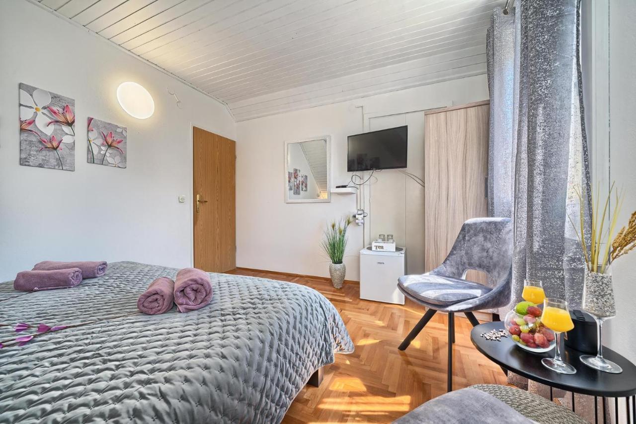 Gjestgiverier Couple's Getaway In The Center Of Hvar W/sea View