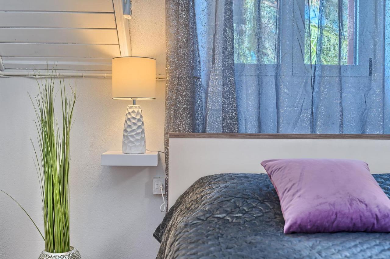 Couple's Getaway In The Center Of Hvar W/sea View Gjestgiverier